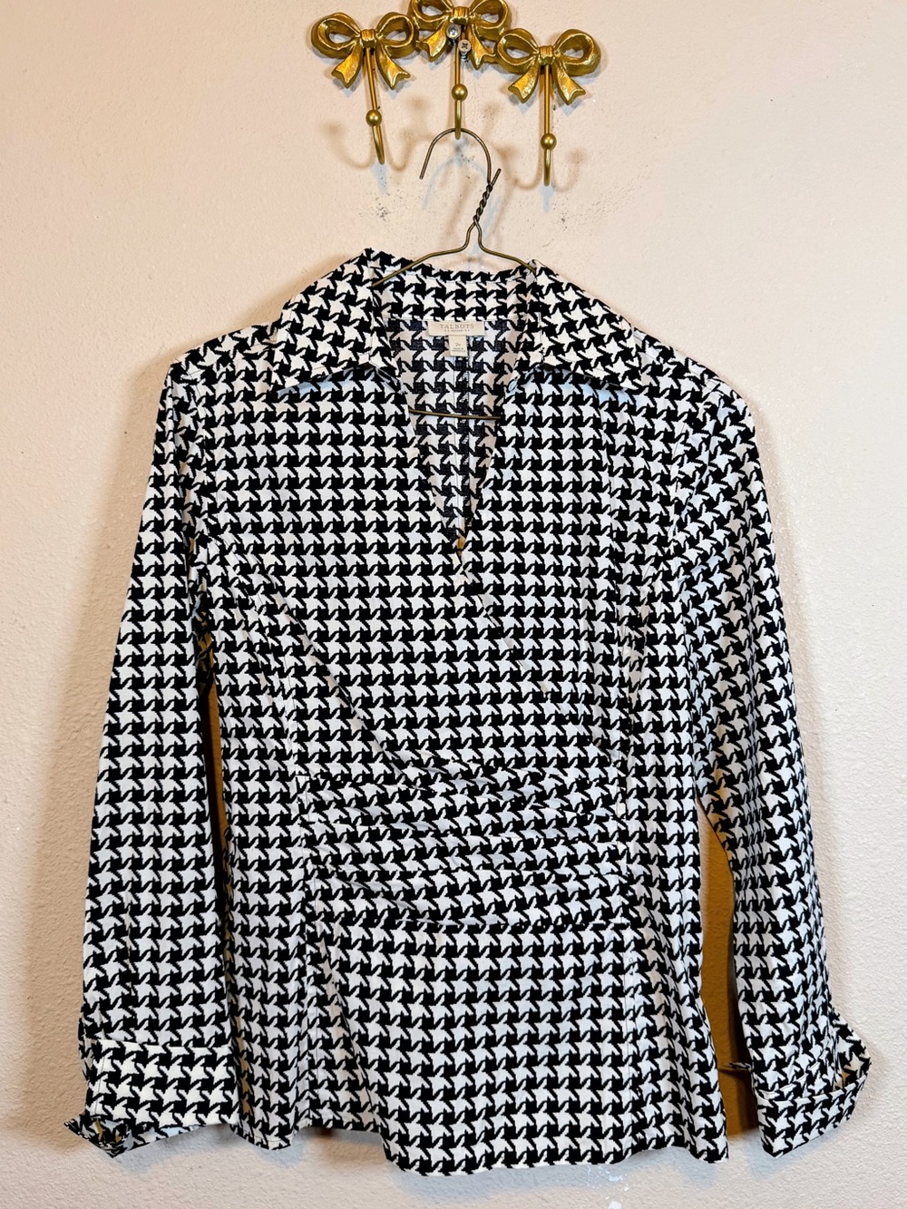 Talbots Black & White Houndstooth Long-Sleeve Wrap-Style Top. Size 2P